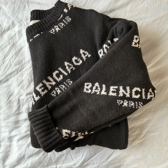 Balenciaga Oversized Sweater - Picture 17 of 17